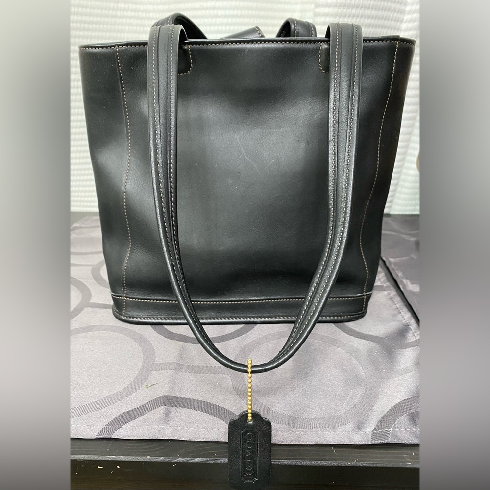 Coach Black Leather Tote A9C9305